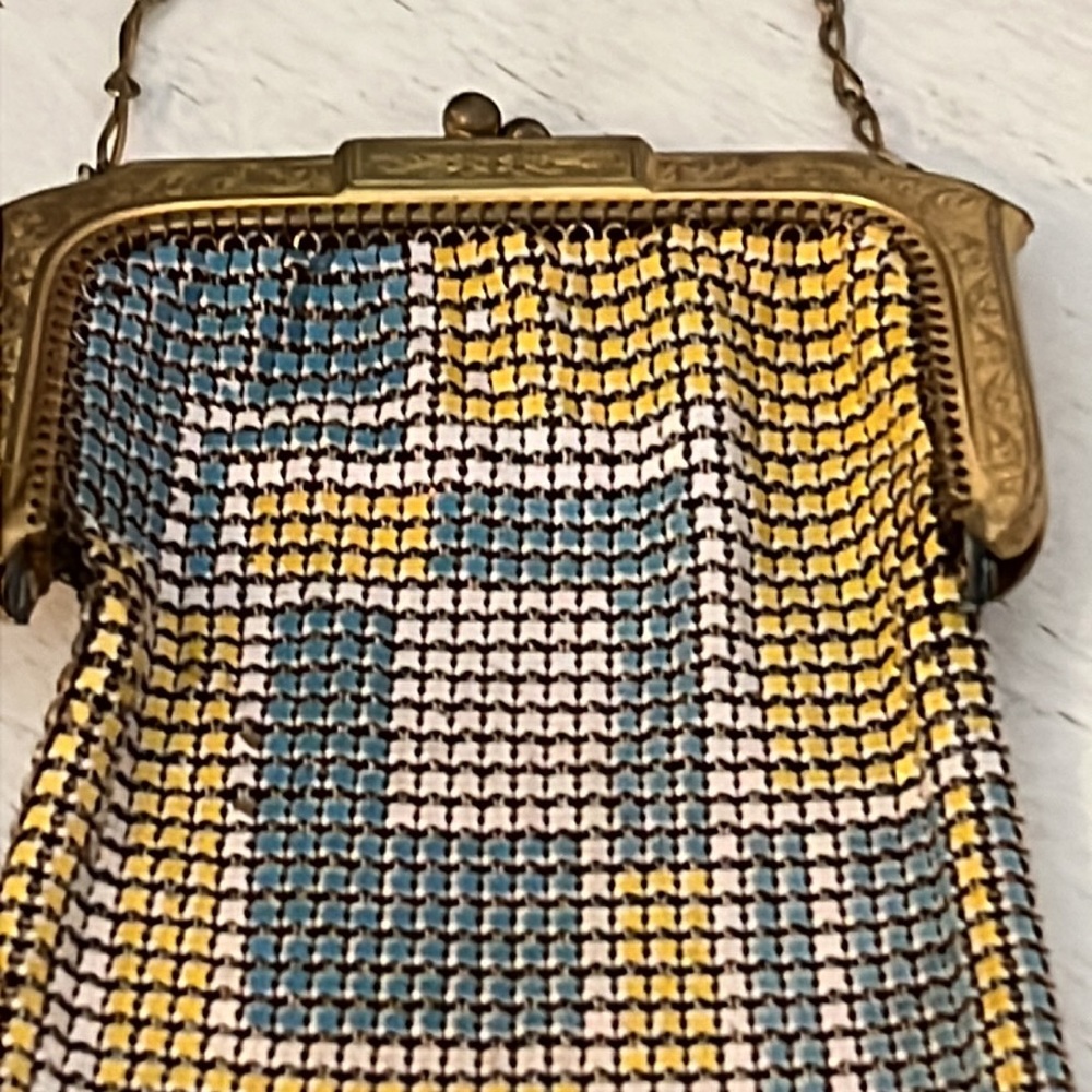 1920’s Antique Whiting and Davis mesh purse 5.5” x 3.5” - Picture 2 of 8